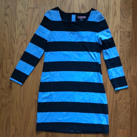 Vineyard Vines Dresses & Skirts - Blue striped long sleeve dress